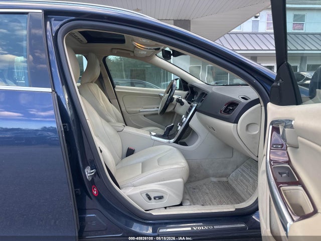 Продажа на аукционе авто 2015 Volvo V60 T5 Premier, vin: YV140MEK6F1254733, номер лота: 45926108