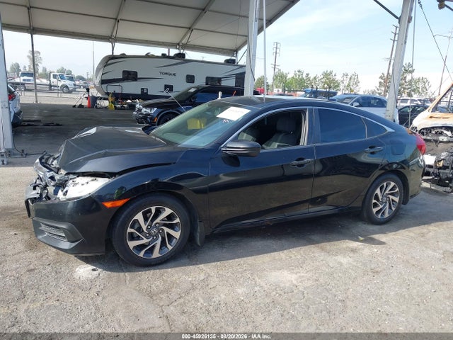 45926135 :رقم المزاد ، 19XFC2F76HE211109 vin ، 2017 Honda Civic Ex مزاد بيع