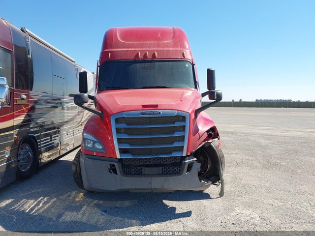 Продажа на аукционе авто 2020 Freightliner New Cascadia 126, vin: 1FUJHHDR9LLLN2171, номер лота: 45926139