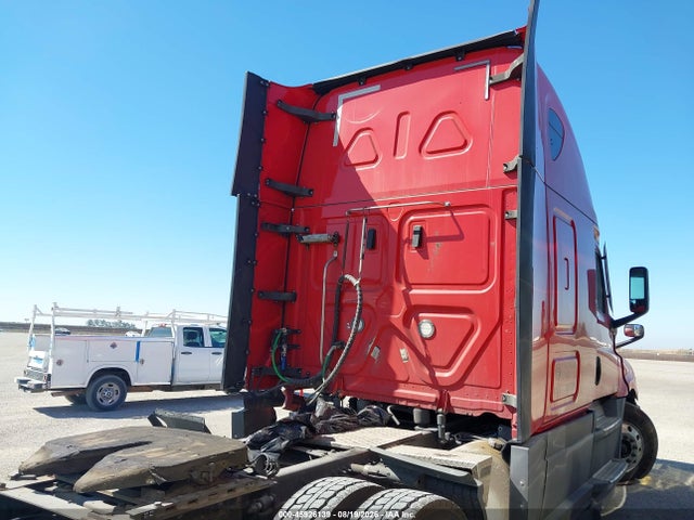 Продажа на аукционе авто 2020 Freightliner New Cascadia 126, vin: 1FUJHHDR9LLLN2171, номер лота: 45926139