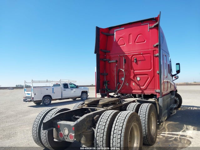 Продажа на аукционе авто 2020 Freightliner New Cascadia 126, vin: 1FUJHHDR9LLLN2171, номер лота: 45926139