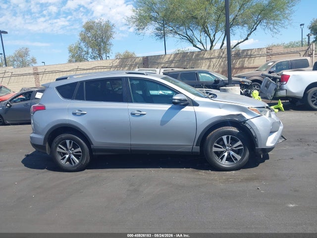 Toyota Rav4 Xle 2018 2T3WFREV1JW425886 Image 13