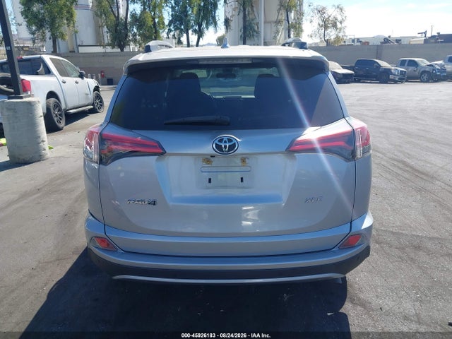 Toyota Rav4 Xle 2018 2T3WFREV1JW425886 Image 16