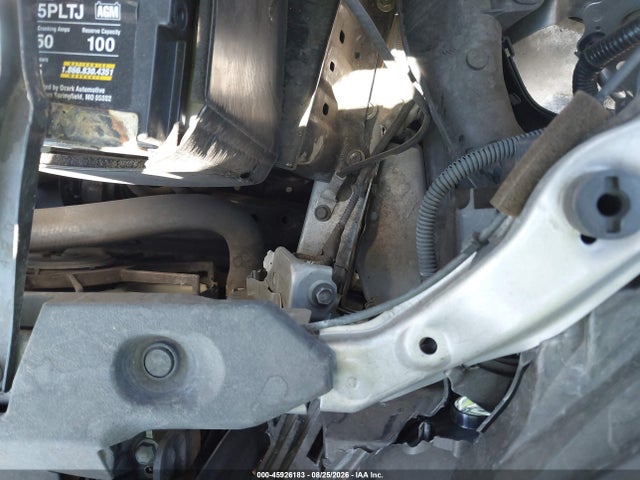 Toyota Rav4 Xle 2018 2T3WFREV1JW425886 Image 17