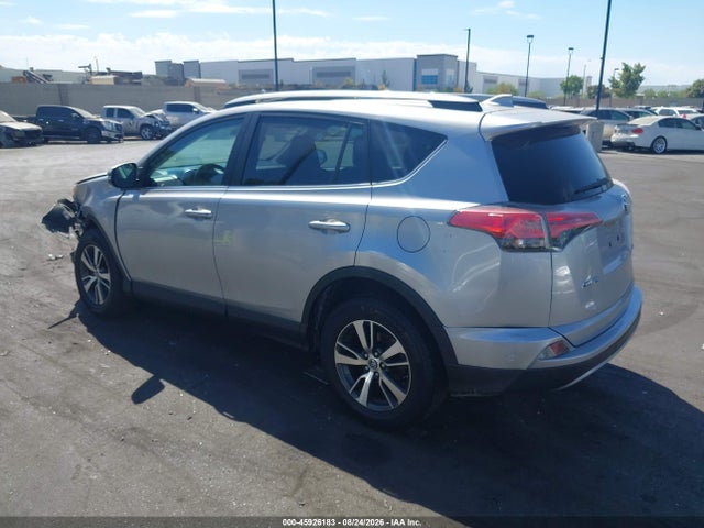 Toyota Rav4 Xle 2018 2T3WFREV1JW425886 Image 3