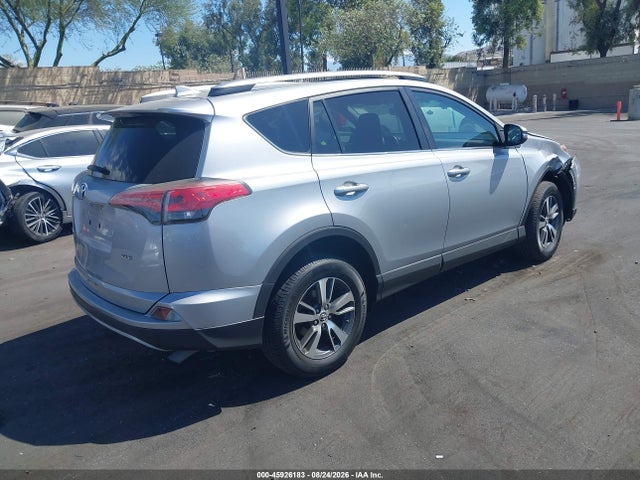 Toyota Rav4 Xle 2018 2T3WFREV1JW425886 Image 4
