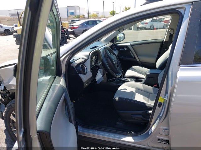 Toyota Rav4 Xle 2018 2T3WFREV1JW425886 Image 5
