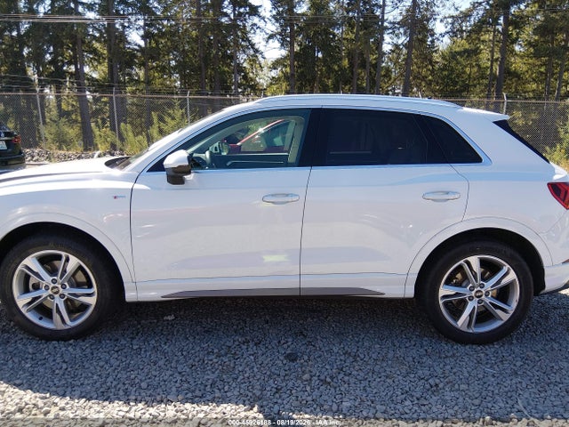 2022 Audi Q3 Premium Plus 45 Tfsi S Line Quattro Tiptronic მანქანა იყიდება აუქციონზე, vin: WA1EECF39N1123673, აუქციონის ნომერი: 45926188