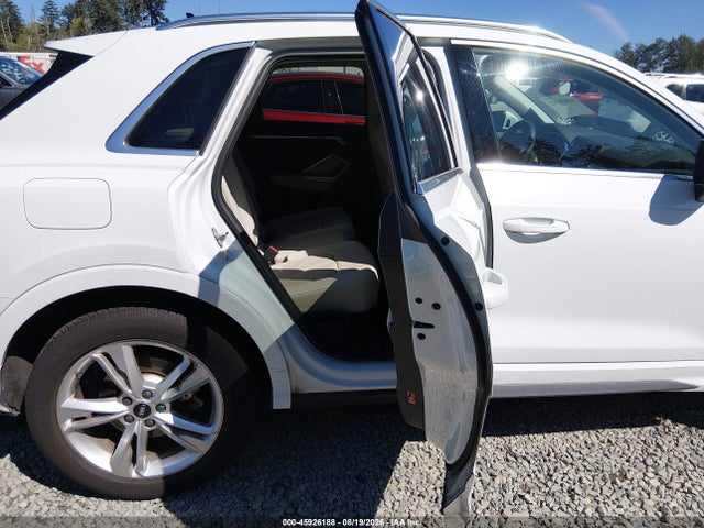 2022 Audi Q3 Premium Plus 45 Tfsi S Line Quattro Tiptronic მანქანა იყიდება აუქციონზე, vin: WA1EECF39N1123673, აუქციონის ნომერი: 45926188