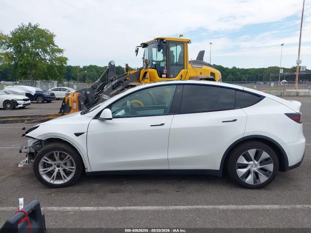 2021 Tesla Model Y Long Range Dual Motor All-wheel Drive მანქანა იყიდება აუქციონზე, vin: 5YJYGAEE0MF189197, აუქციონის ნომერი: 45926255