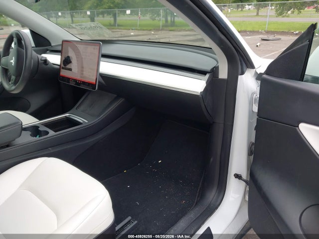 2021 Tesla Model Y Long Range Dual Motor All-wheel Drive მანქანა იყიდება აუქციონზე, vin: 5YJYGAEE0MF189197, აუქციონის ნომერი: 45926255