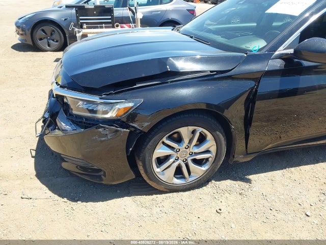 Honda ACCORD LX 2018 1HGCV1F1XJA173798 Image 18