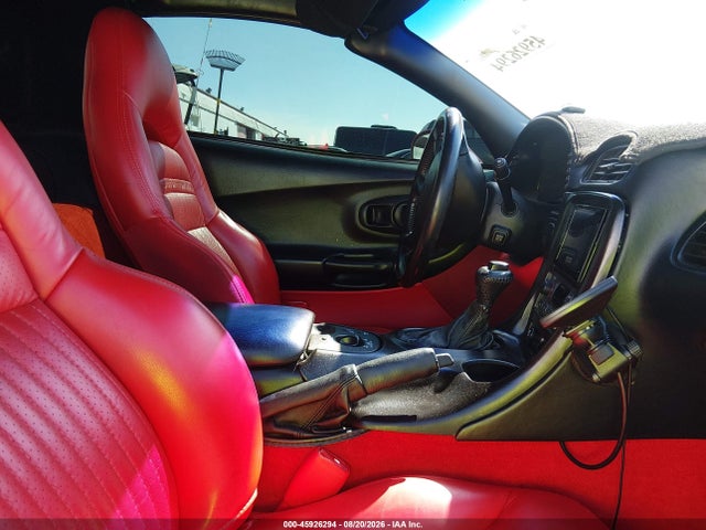 45926294 :رقم المزاد ، 1G1YY22G525113992 vin ، 2002 Chevrolet Corvette مزاد بيع