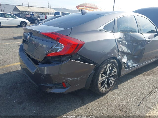 45926318 :رقم المزاد ، 2HGFC1F78HH651865 vin ، 2017 Honda Civic Ex-l مزاد بيع