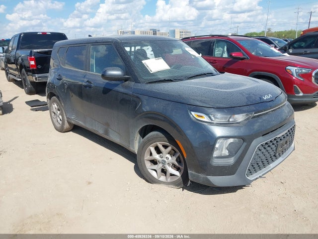 2022 Kia Soul Lx მანქანა იყიდება აუქციონზე, vin: KNDJ23AU9N7833652, აუქციონის ნომერი: 45926336