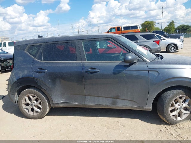 2022 Kia Soul Lx მანქანა იყიდება აუქციონზე, vin: KNDJ23AU9N7833652, აუქციონის ნომერი: 45926336