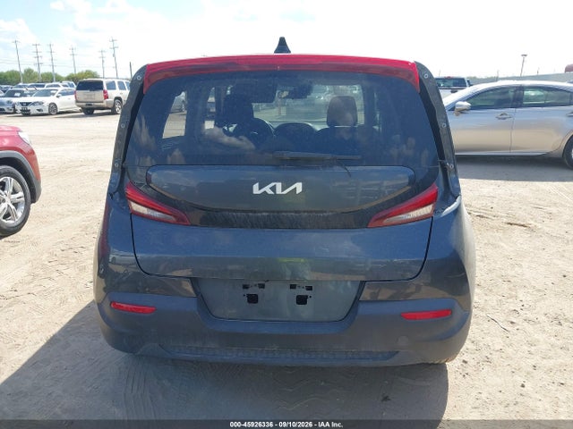 2022 Kia Soul Lx მანქანა იყიდება აუქციონზე, vin: KNDJ23AU9N7833652, აუქციონის ნომერი: 45926336