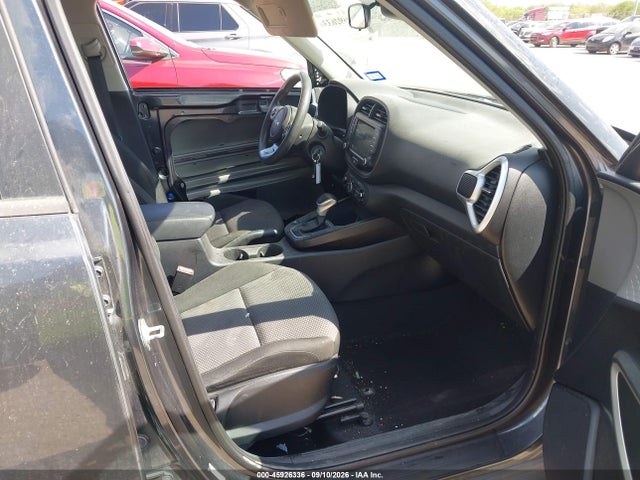 2022 Kia Soul Lx მანქანა იყიდება აუქციონზე, vin: KNDJ23AU9N7833652, აუქციონის ნომერი: 45926336