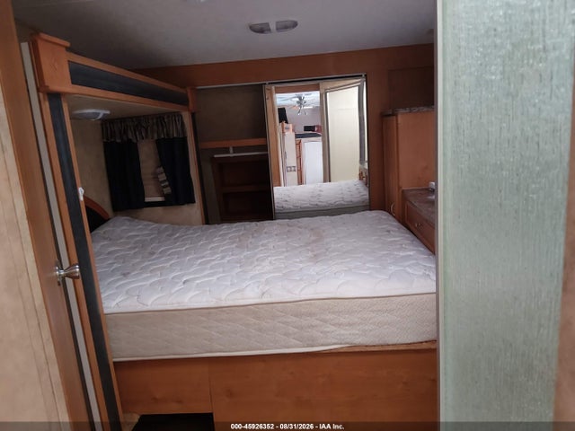 45926352 :رقم المزاد ، 4YDF361327R801920 vin ، 2007 Keystone Raptor 3612ds مزاد بيع