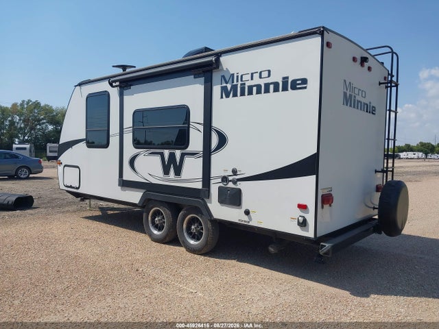 Winnebago Micro Mini Travel Trailer 2018 54CTM2J23J3037735 Image 3