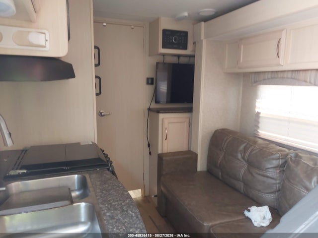 Winnebago Micro Mini Travel Trailer 2018 54CTM2J23J3037735 Image 5