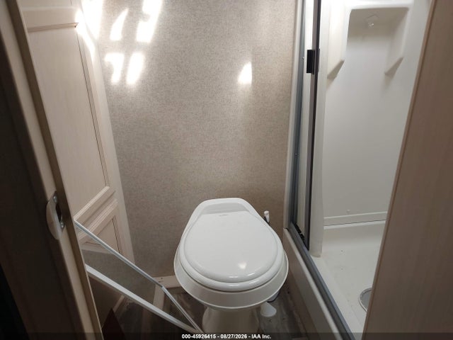 Winnebago Micro Mini Travel Trailer 2018 54CTM2J23J3037735 Image 7