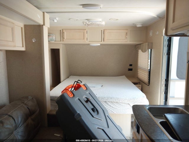 Winnebago Micro Mini Travel Trailer 2018 54CTM2J23J3037735 Image 8