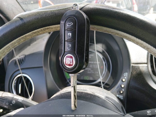 45926695 :رقم المزاد ، 3C3CFFGE6HT586237 vin ، 2017 Fiat 500e Battery Electric مزاد بيع