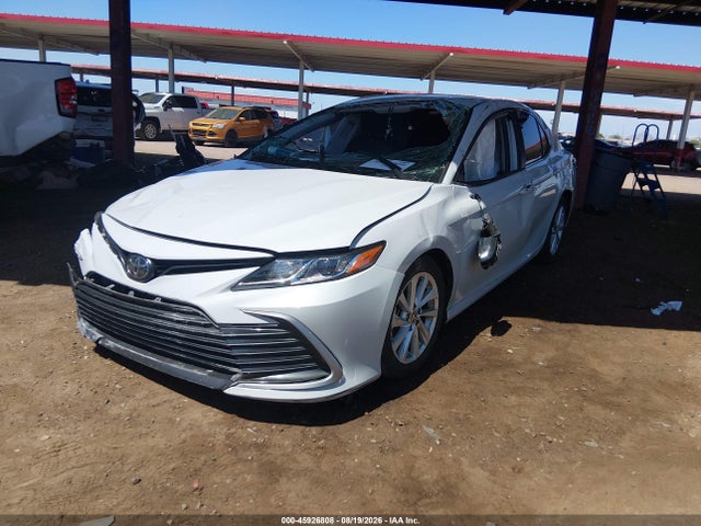 Toyota CAMRY LE 2024 4T1C11AKXRU256700 Image 2