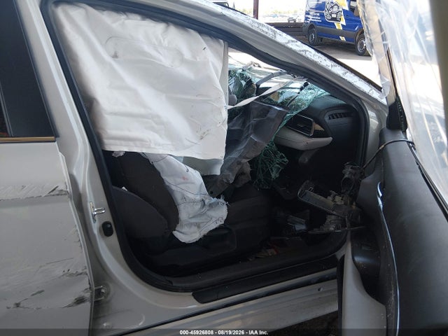 Toyota CAMRY LE 2024 4T1C11AKXRU256700 Image 5