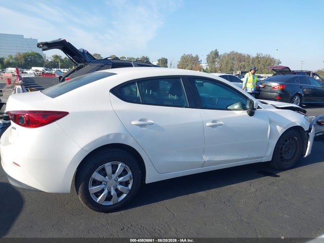 Продажа на аукционе авто 2015 Mazda Mazda3 I Sport, vin: 3MZBM1U72FM197928, номер лота: 45926861