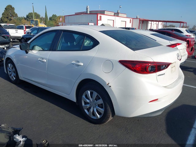 Продажа на аукционе авто 2015 Mazda Mazda3 I Sport, vin: 3MZBM1U72FM197928, номер лота: 45926861