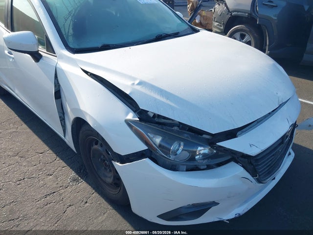 Продажа на аукционе авто 2015 Mazda Mazda3 I Sport, vin: 3MZBM1U72FM197928, номер лота: 45926861