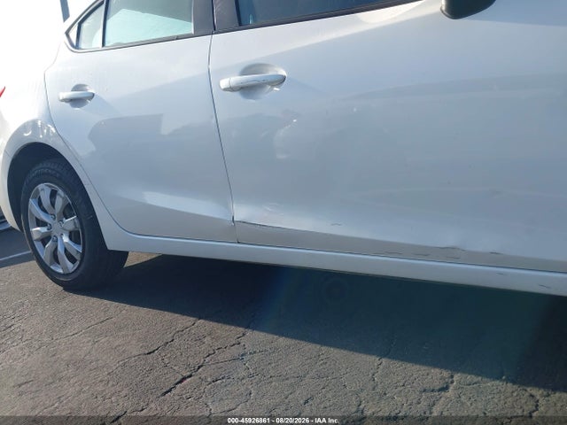 Продажа на аукционе авто 2015 Mazda Mazda3 I Sport, vin: 3MZBM1U72FM197928, номер лота: 45926861