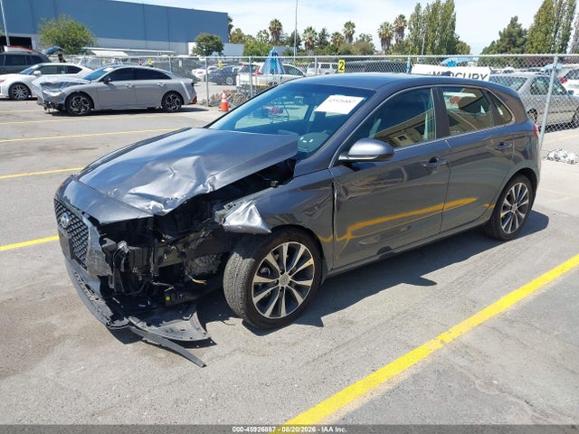 Hyundai ELANTRA GT 2018 KMHH35LE1JU081272 Image 2