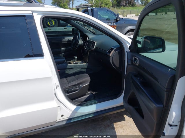 Продажа на аукционе авто 2015 Jeep Grand Cherokee Laredo, vin: 1C4RJFAG0FC889182, номер лота: 45926892