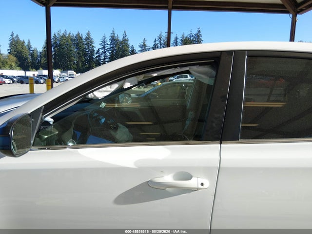 2T3BFREV2FW294537 Toyota RAV4 LE