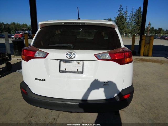 2T3BFREV2FW294537 Toyota RAV4 LE