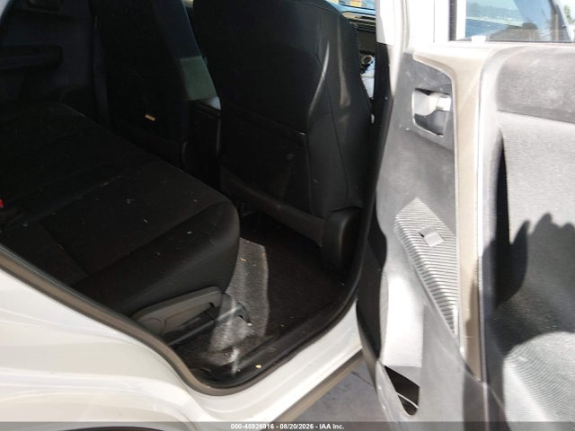 2T3BFREV2FW294537 Toyota RAV4 LE