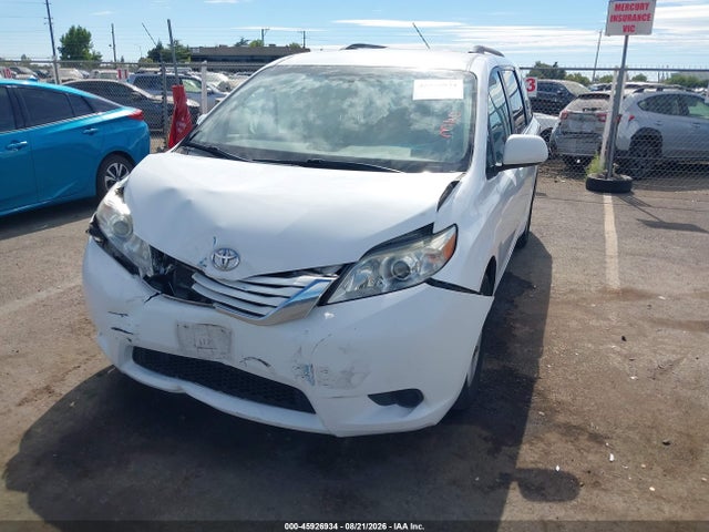 Toyota Sienna Le 8 Passenger 2016 5TDKK3DC4GS712320 Image 2