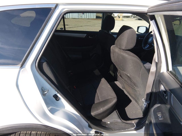 2017 Subaru Outback 2.5i Premium მანქანა იყიდება აუქციონზე, vin: 4S4BSACC5H3432751, აუქციონის ნომერი: 45926945