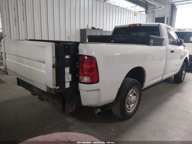 45926981 :رقم المزاد ، 3C6MR4AJ9HG635948 vin ، 2017 Ram 2500 Tradesman  4x2 8' Box مزاد بيع
