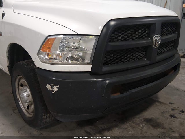 45926981 :رقم المزاد ، 3C6MR4AJ9HG635948 vin ، 2017 Ram 2500 Tradesman  4x2 8' Box مزاد بيع