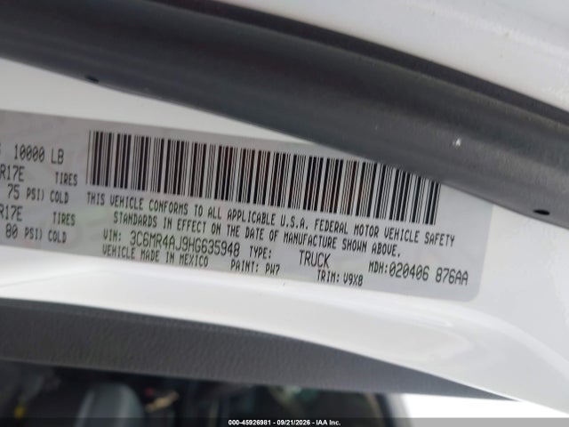 45926981 :رقم المزاد ، 3C6MR4AJ9HG635948 vin ، 2017 Ram 2500 Tradesman  4x2 8' Box مزاد بيع