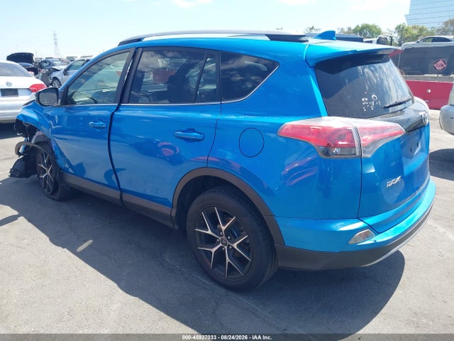Toyota RAV4 SE 2017 JTMNFREV3HD100577 Image 3