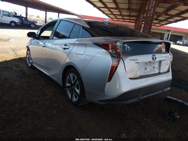 Toyota Prius Three Touring 2016 JTDKARFU8G3006982 Image 3