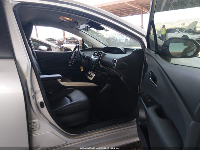 Toyota Prius Three Touring 2016 JTDKARFU8G3006982 Image 5
