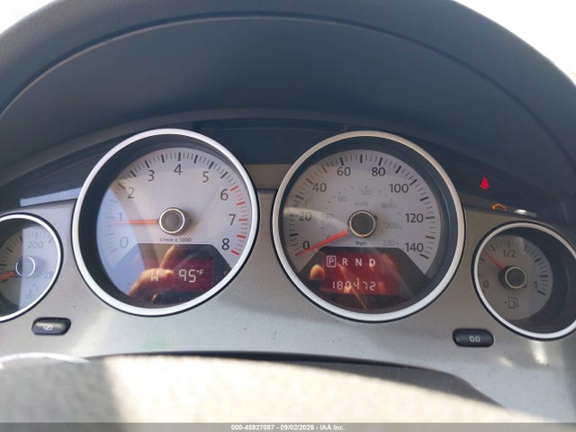 2010 Volkswagen Routan Se მანქანა იყიდება აუქციონზე, vin: 2V4RW3D16AR294592, აუქციონის ნომერი: 45927087
