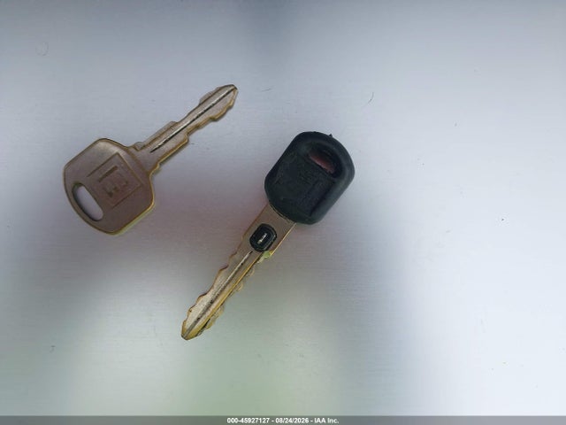 45927127 :رقم المزاد ، 2G4WS52J0Y1323323 vin ، 2000 Buick Century Custom مزاد بيع
