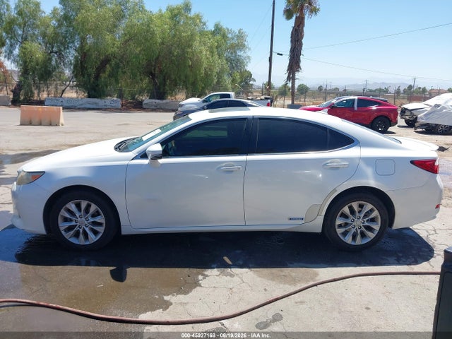 2013 Lexus Es 300h მანქანა იყიდება აუქციონზე, vin: JTHBW1GG9D2004606, აუქციონის ნომერი: 45927168